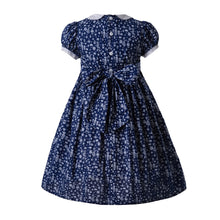 Load image into Gallery viewer, Pettigirl 2022 Autumn Fancy Christmas Old Girls Smocked Dresses Children Clothes For Kids Size 3 4 5 6 8 10 12 Years - sunnydayhomedecorboutique
